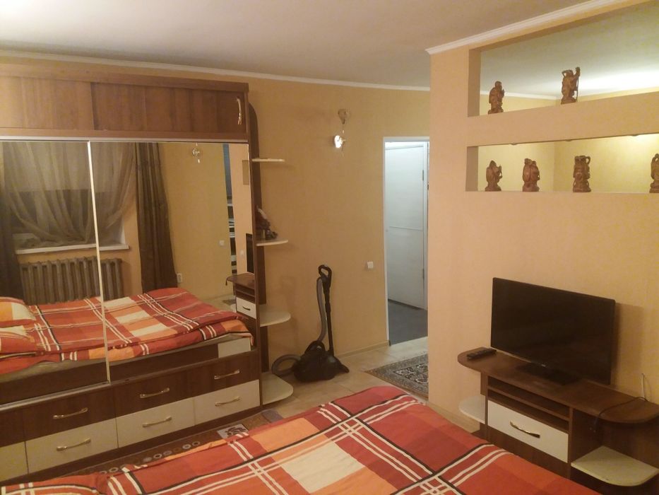 Продам 2х ком кв в центре с евроремонтом и с мебелью