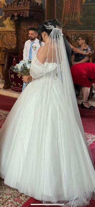 Vând rochie de mireasă