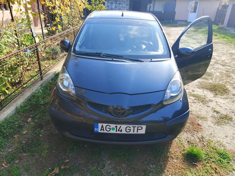 Vând Toyota aygo