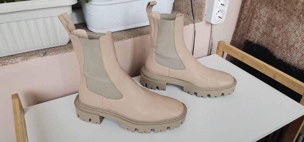 Дамски ботуши Zara 38н.Естествена кожа