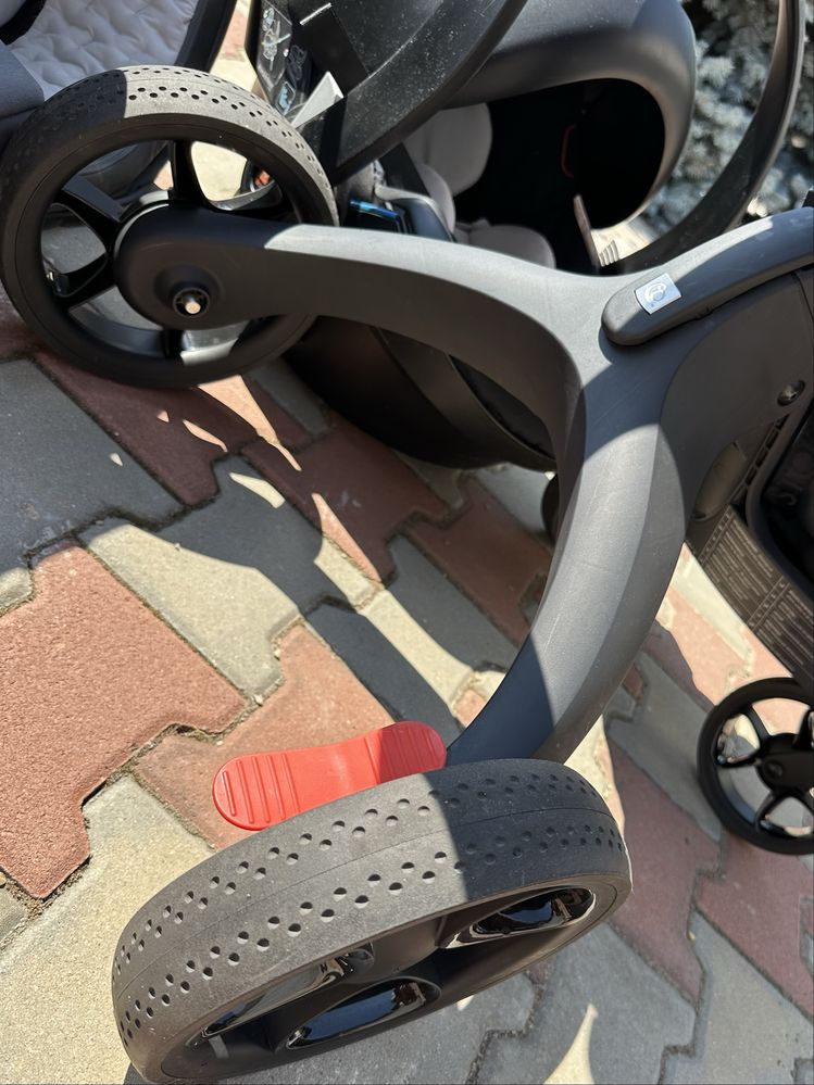 Nou”Xplory X “ Stokke 3în1”Landou.Scoica Căruciorul Deosebit de frumos