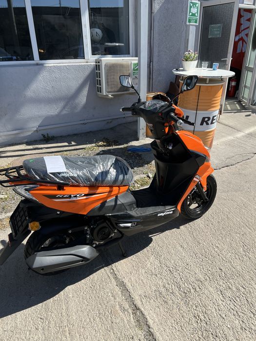 Scuter benzina 50cc inchirere
