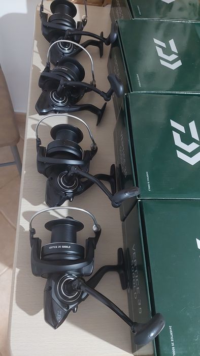Set 4 mulinete feeder/crap daiwa 24 vertice 35, noi