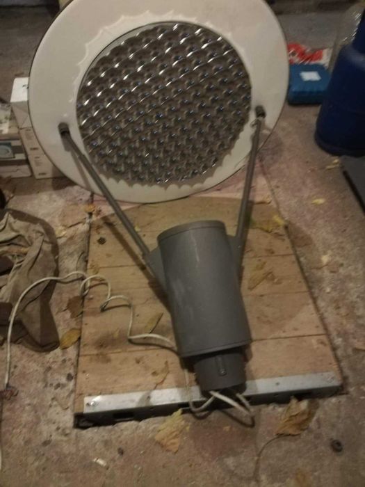 Бутиков уличен фенер.