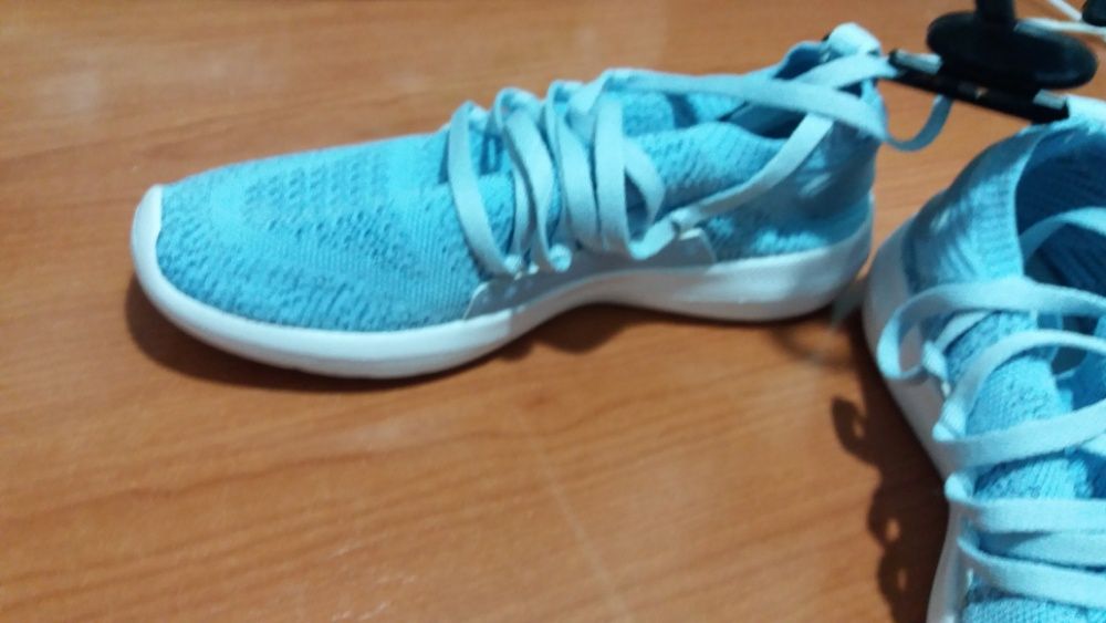 Adidasi dama noi cu eticheta. Nr36,37,38,39 Pret 35 lei