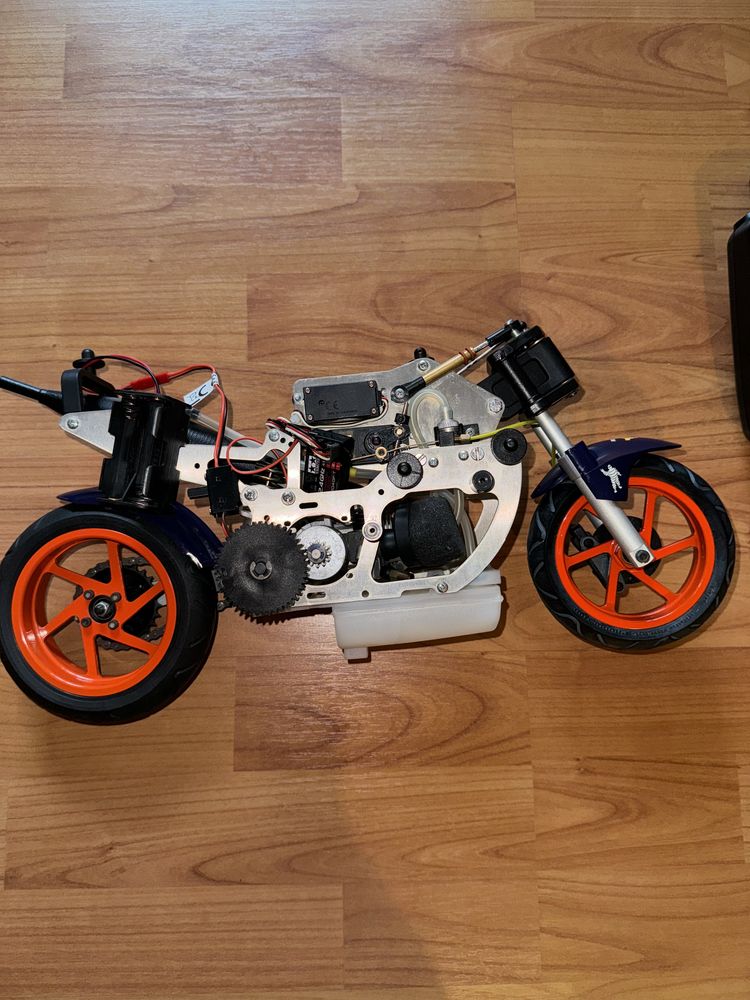 Motomodel 1:5 nitro RC Nouva Faor SF601. Noua, motor nepornit.