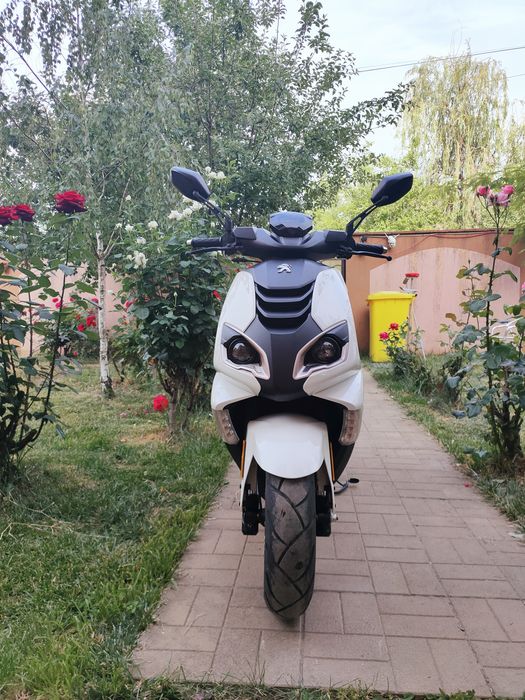 Vând scooter Peugeot Speedfight 4. 2T