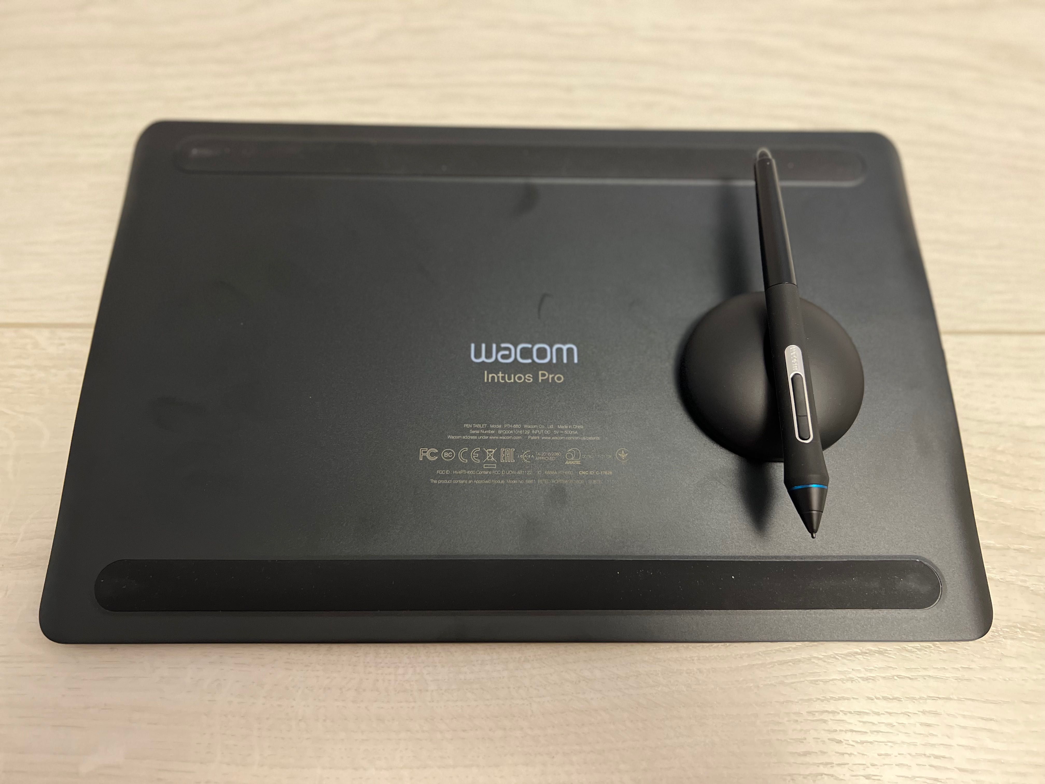 Tableta Grafica Wacom Intuos Pro M PTH 660