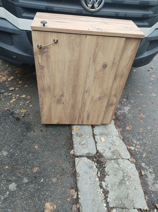 dulap suspendat de perete