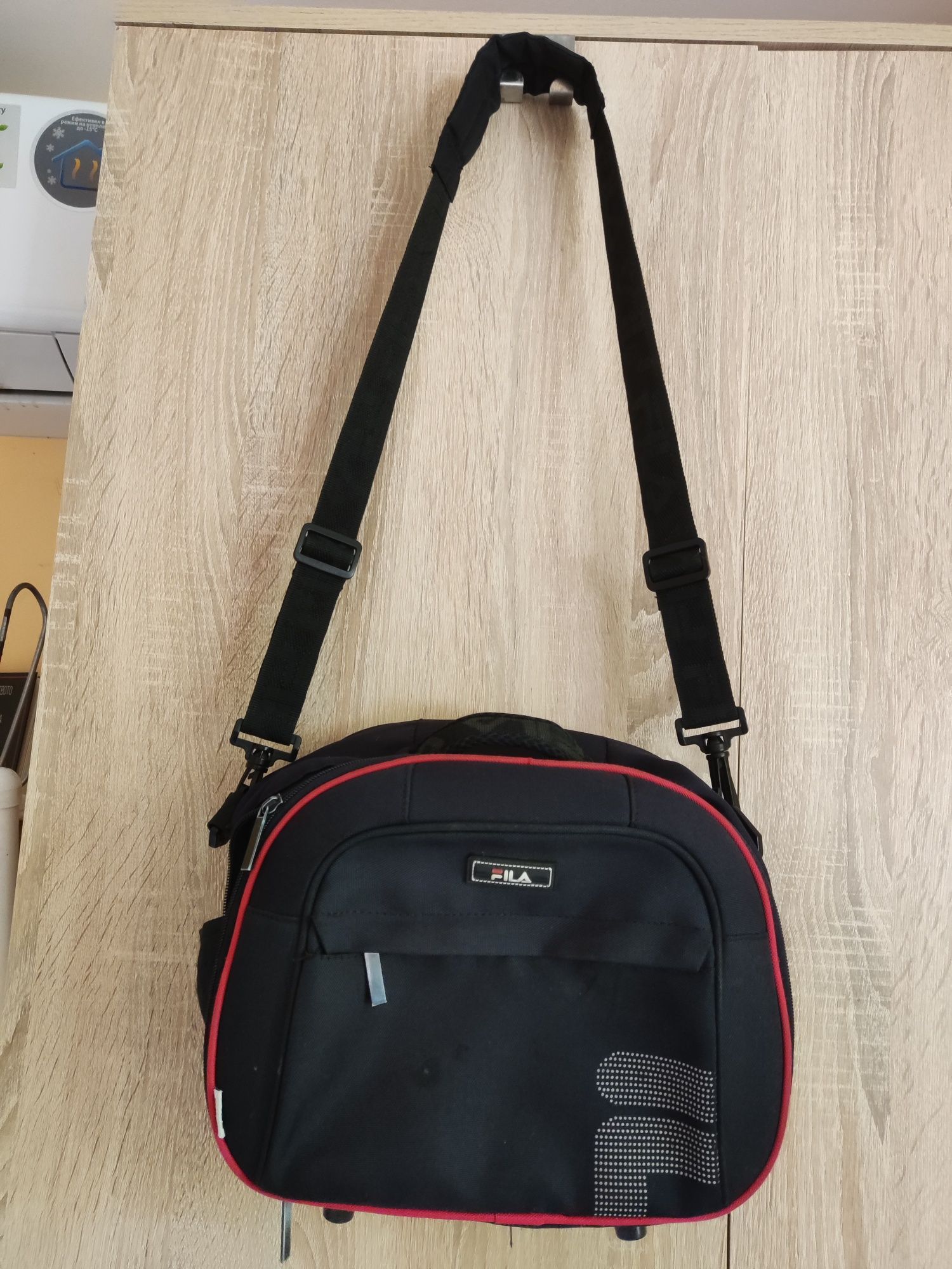 Спортна чантичка FILA през рамо