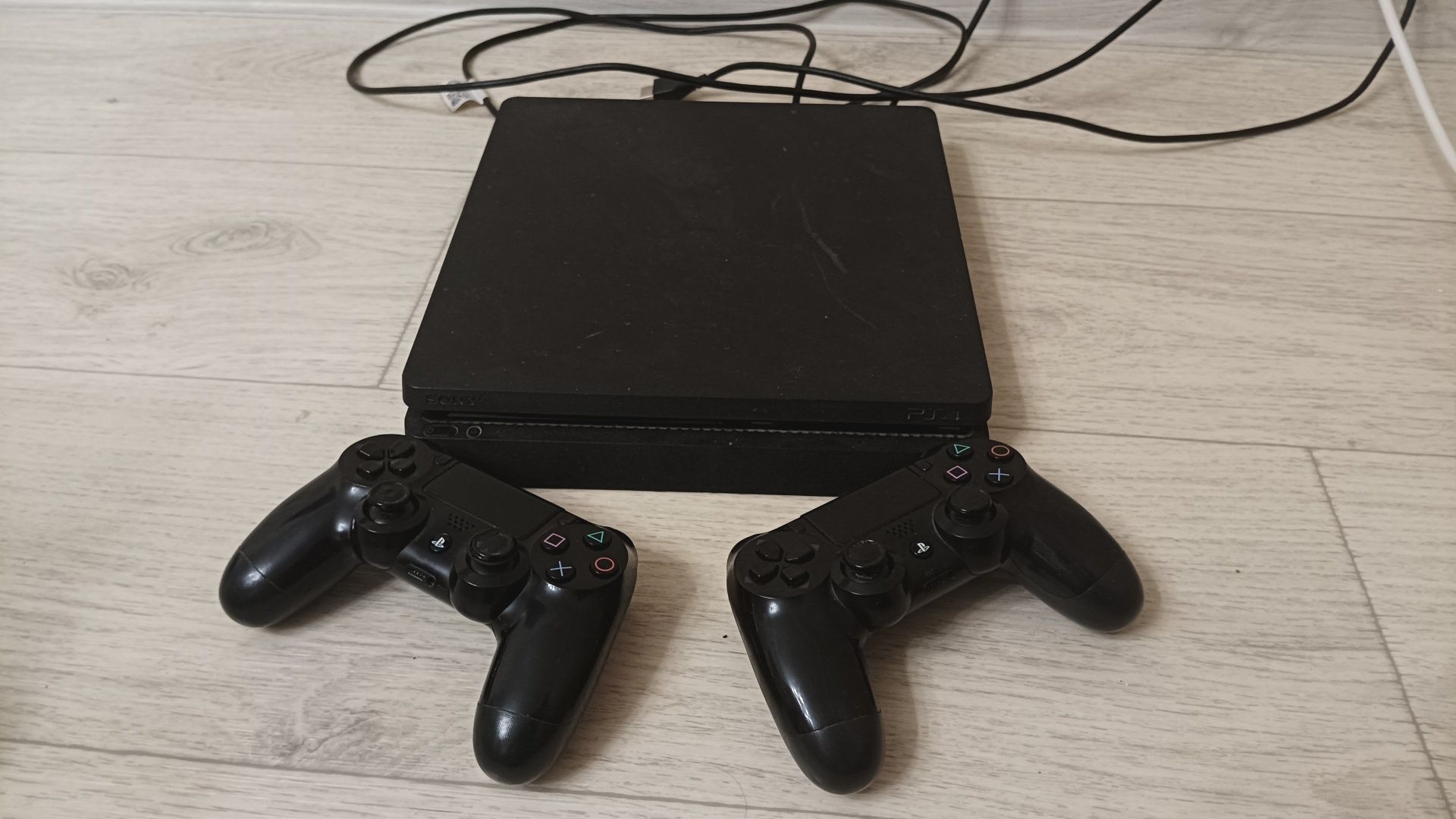 Playstation 4 slim