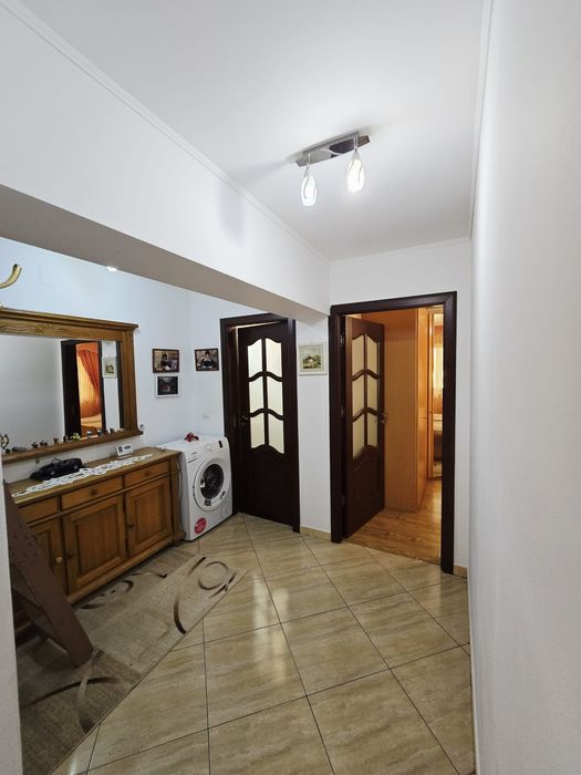 Apartament cu 3 camere + boxă și garaj de 30 mp
