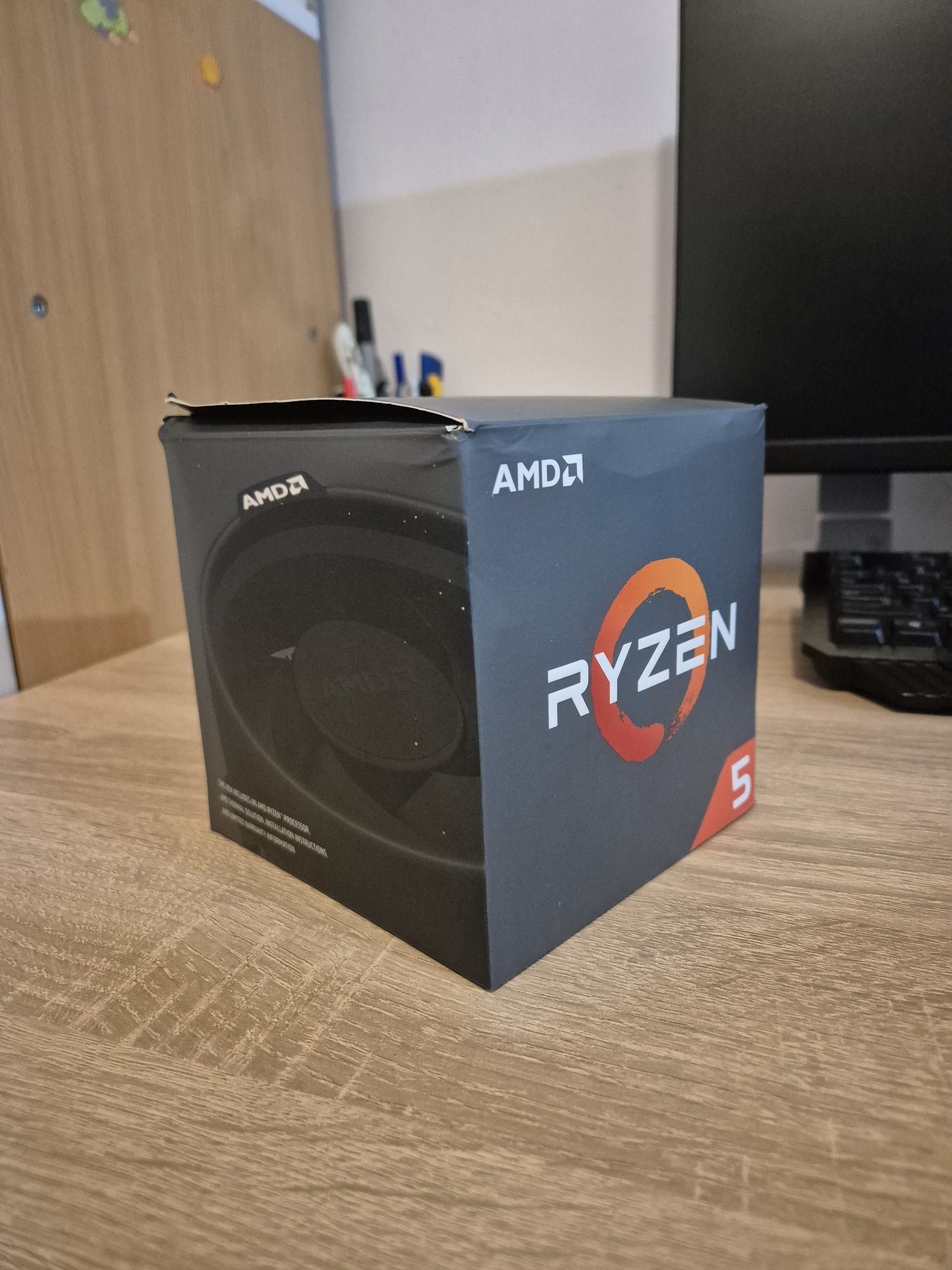 Vand procesor ryzen 5 2600