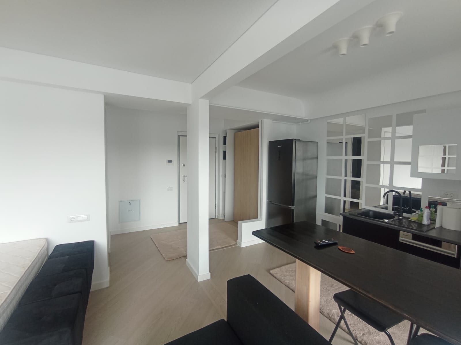 Studio modern de închiriat – localizare superbă, gata de mutare