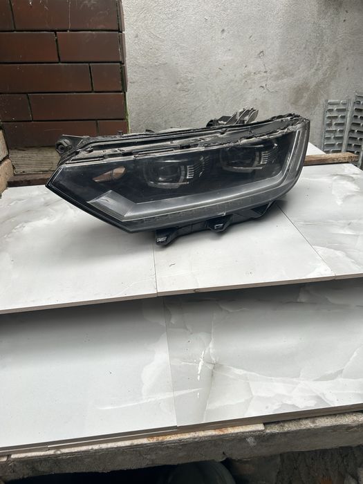 Vand Far Volkswagen Passat B8 2016 stanga-Matrix