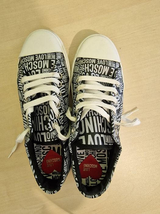 Кецове LOVE Moshino