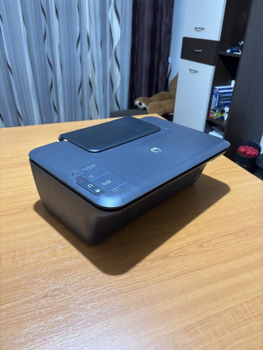 Vand imprimanta HP Deskjet 2050