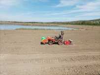 Închiriez tractor cu semănătoare de gazon