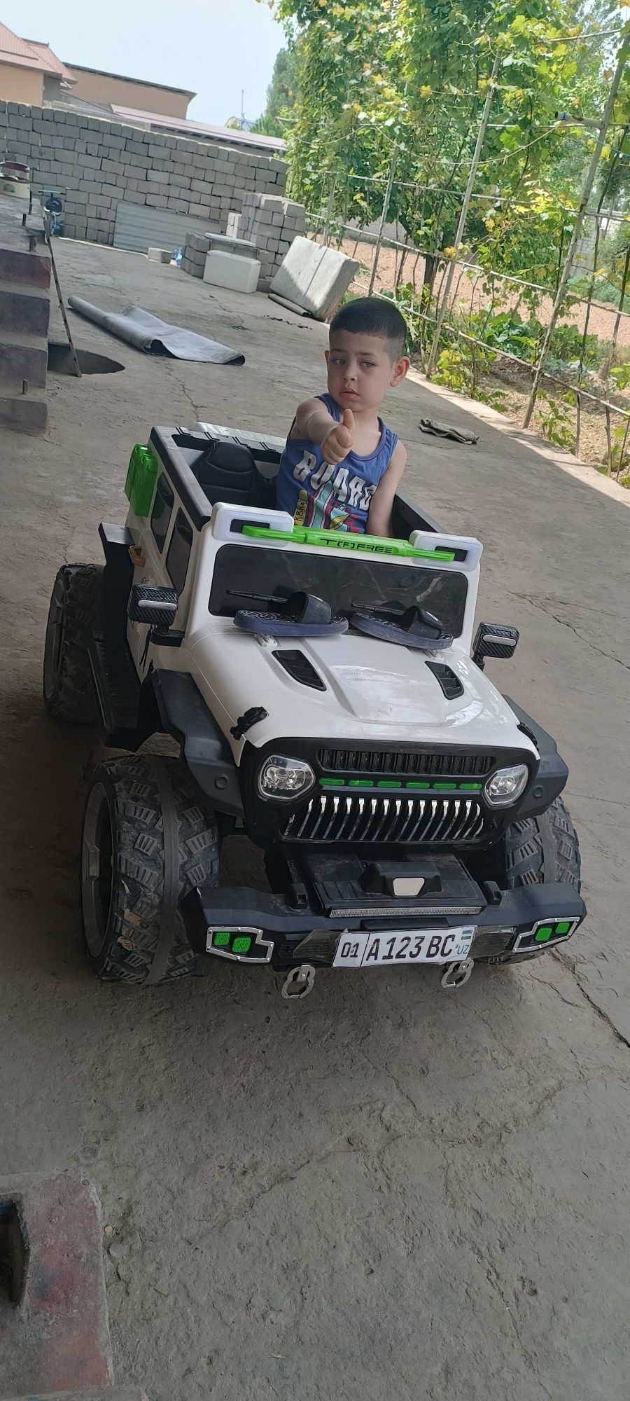 Bolalar moshinasi jeepkp 906