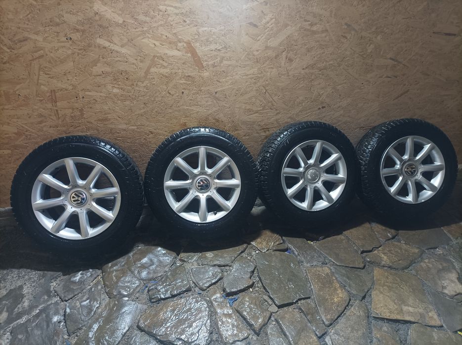 Jante roti cu cauciucuri iarna vw,audi r15
