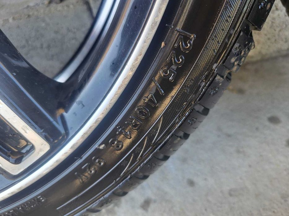 Jante aliaj cu anvelope de iarnă 225/40R18 Vw Passat B6, Golf 6, Jetta