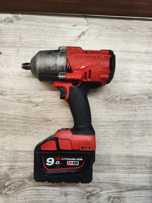 Pistol de impact Milwaukee 2100 Nm desfacere 9 amperi