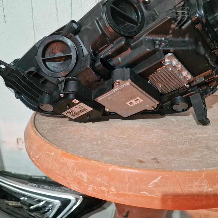 Ford C-Max Bi-xenon face lift Led десен фар