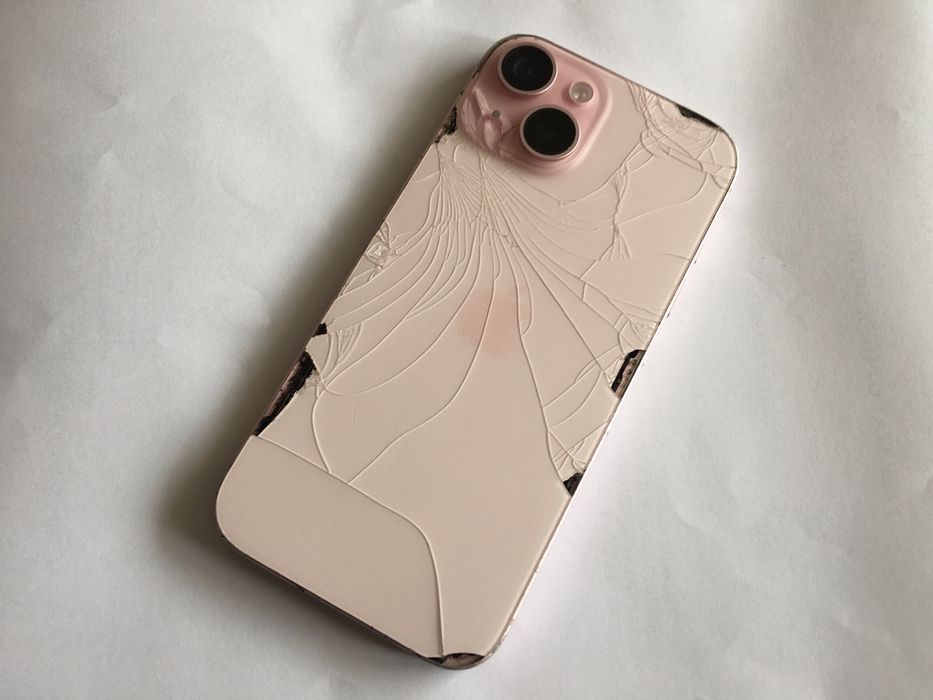 IPhkne 15 Pink  за части