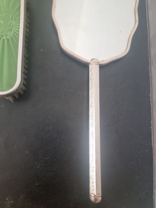 Set vintage toaletă Art Deco – oglindă si perie, email verde