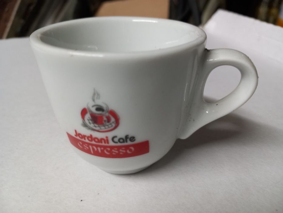 Чашки с чинийки за кафе