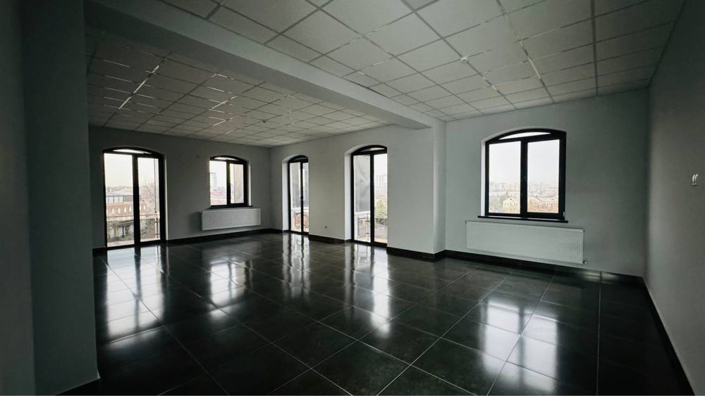 Офиса в центре Шота Руставели 3-5 этажи (53,65 м2)