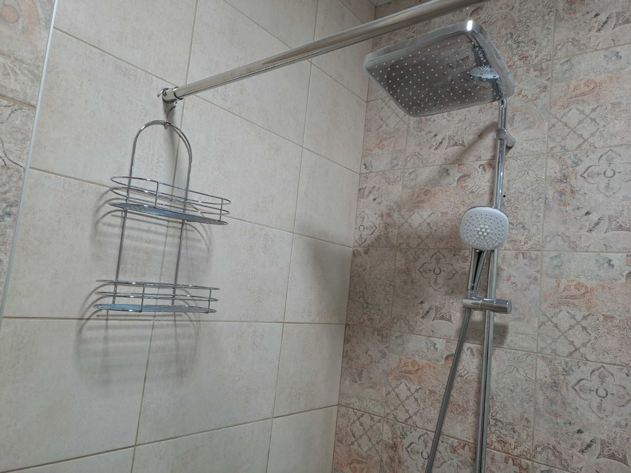 Продава се Тристаен апартамент в Плевен, Дружба 1 - 120 кв.м за 1200 €/кв.м - Снимка #13