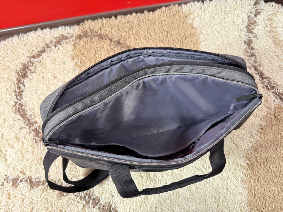 Geanta Laptop Lenovo Modern ca noua 16"