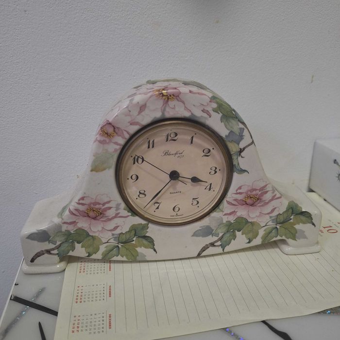 Ceas de masă ceramic