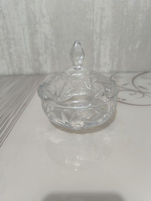 Хрустальная вазочка-конфетница