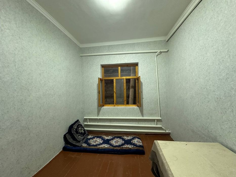 Srochna Olmazor tumani chuqursoyda uy sotiladi 1,2 sotix 4 xona