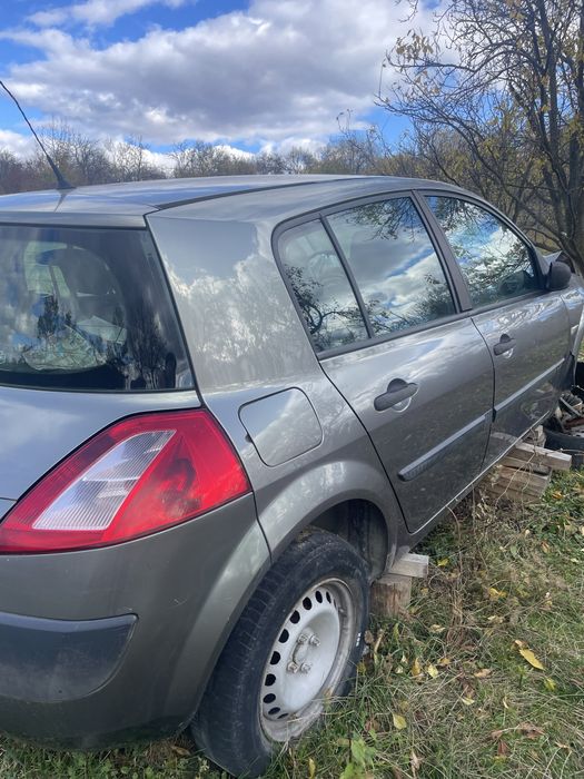 Vand/dezmembrez Renault Megane 2