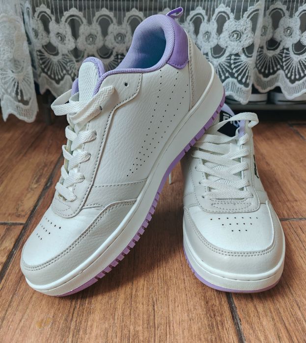 Tenesi damă marca FILA