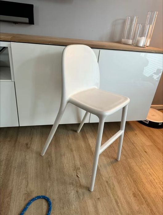 Два броя пластмасови стола IKEA Urban