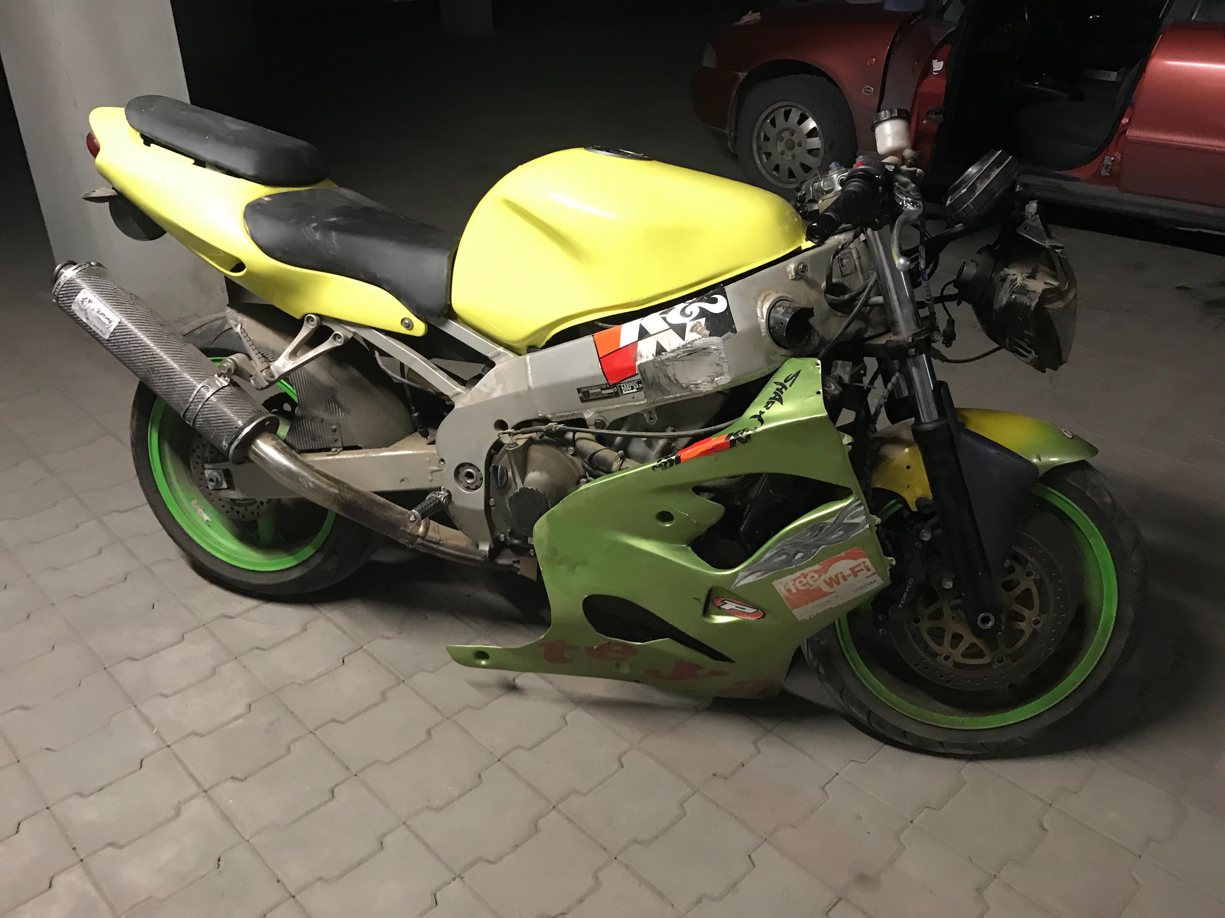 Kawasaki ZX9R на ЧАСТИ