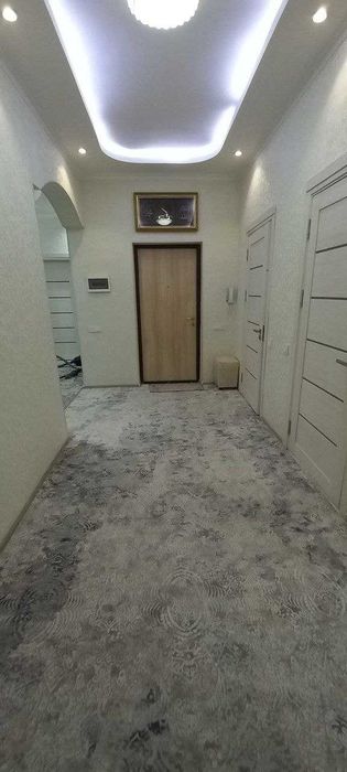 Яшнобод туманида 4 хонали уй сотилади.