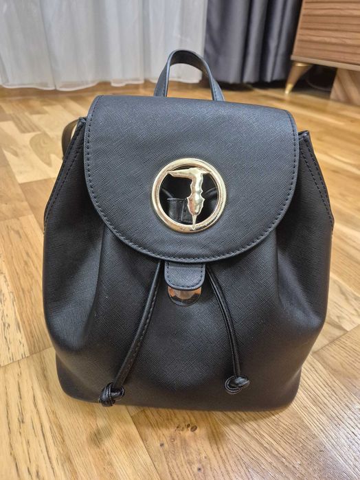 Оригинална раница на Trussardi