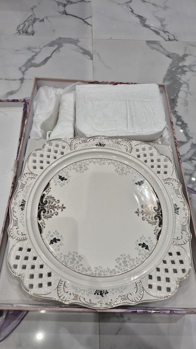 Процеланов сервиз за торта