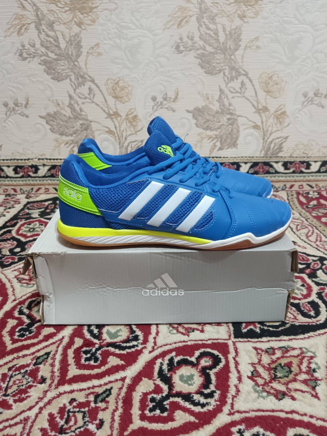 Футзальные кросовки Adidas Sala