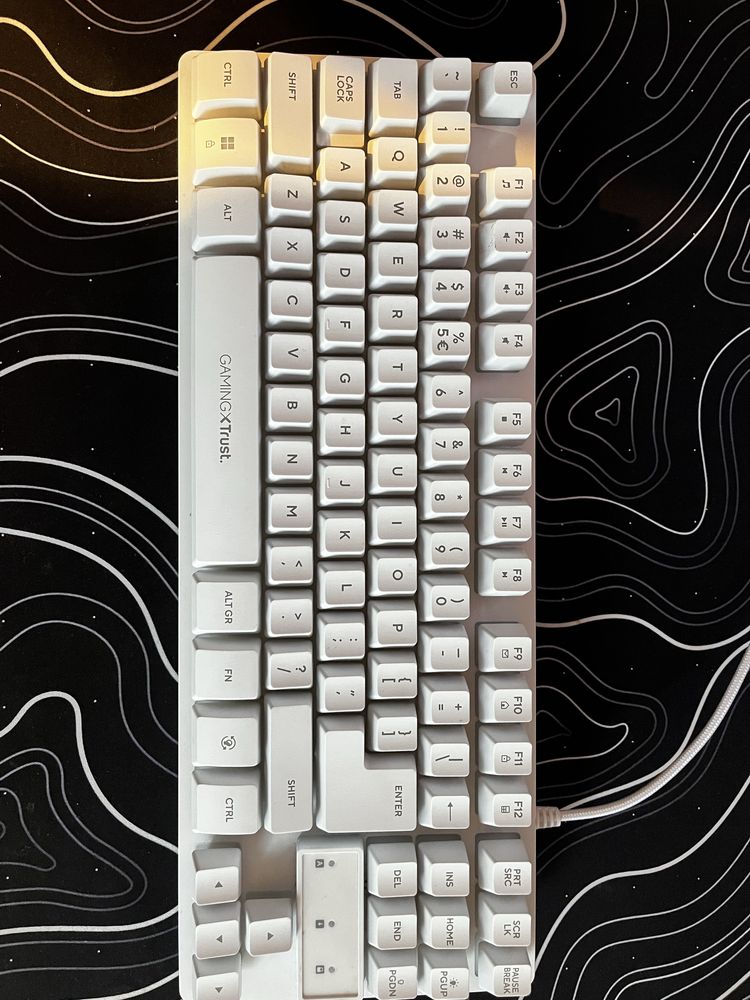 Клавиатура”Trust GXT 833WThado TKL бял вариант