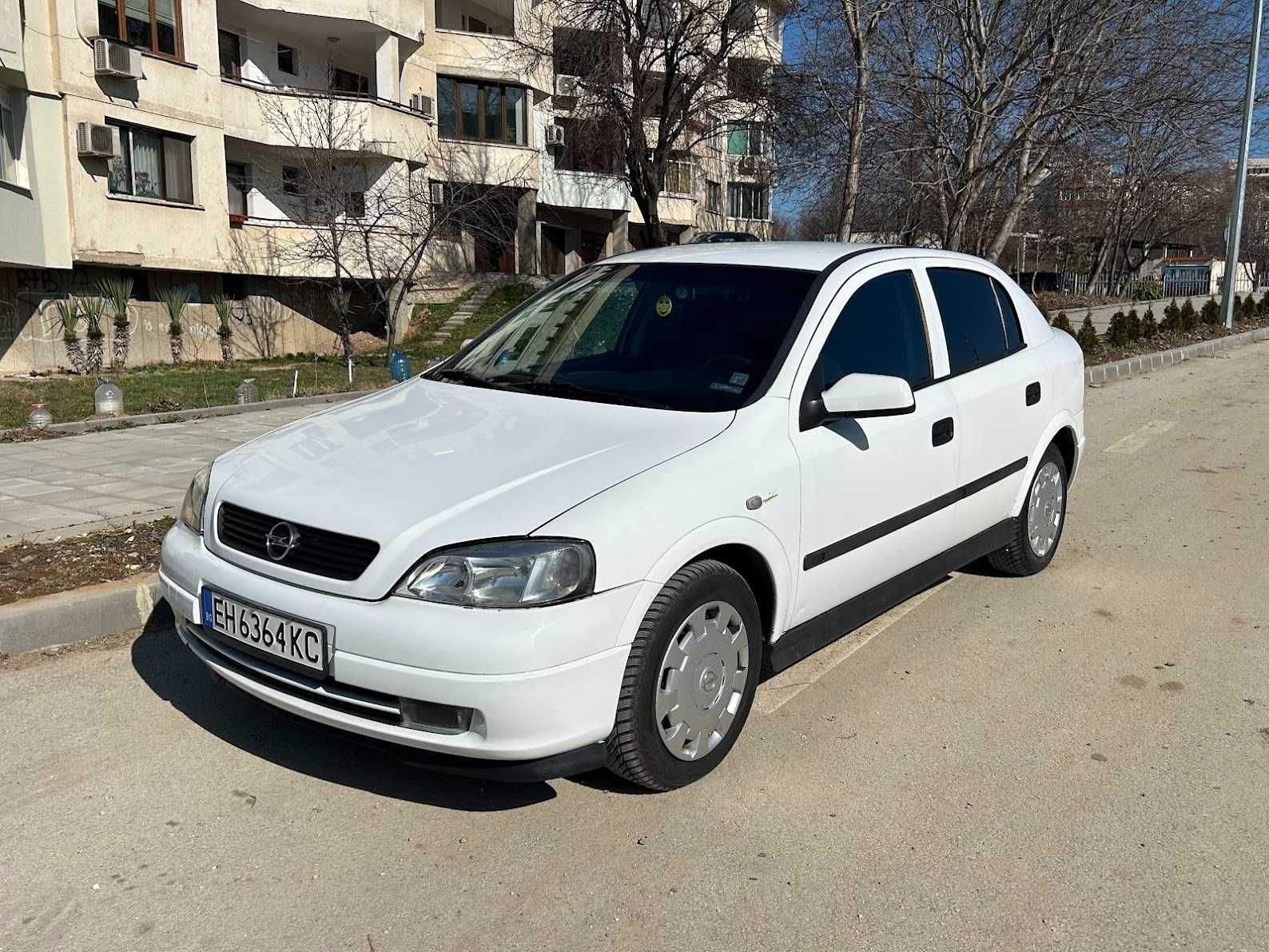 Опел астра 1.4 Перфектна