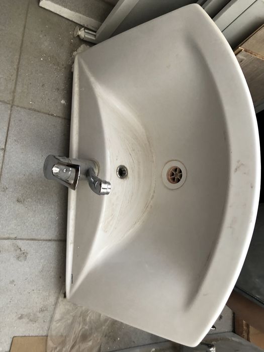 Продам б/у мойку( маленькая )и большая,экран под ванну