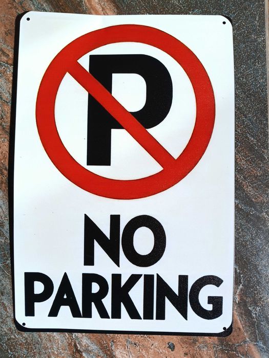 Табела „NO PARKING“ , метална в два варианта.