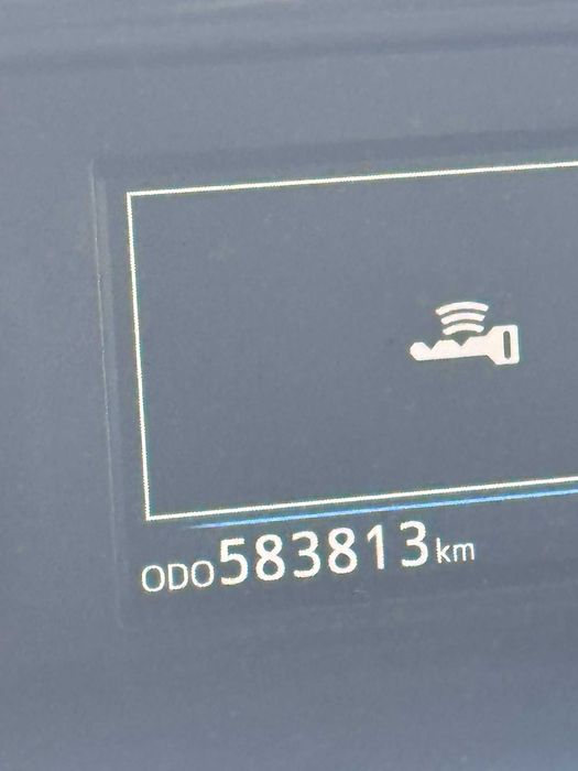 Toyota Prius Plus Hybrid si GPL