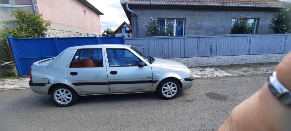 Se vinde Dacia Solenza